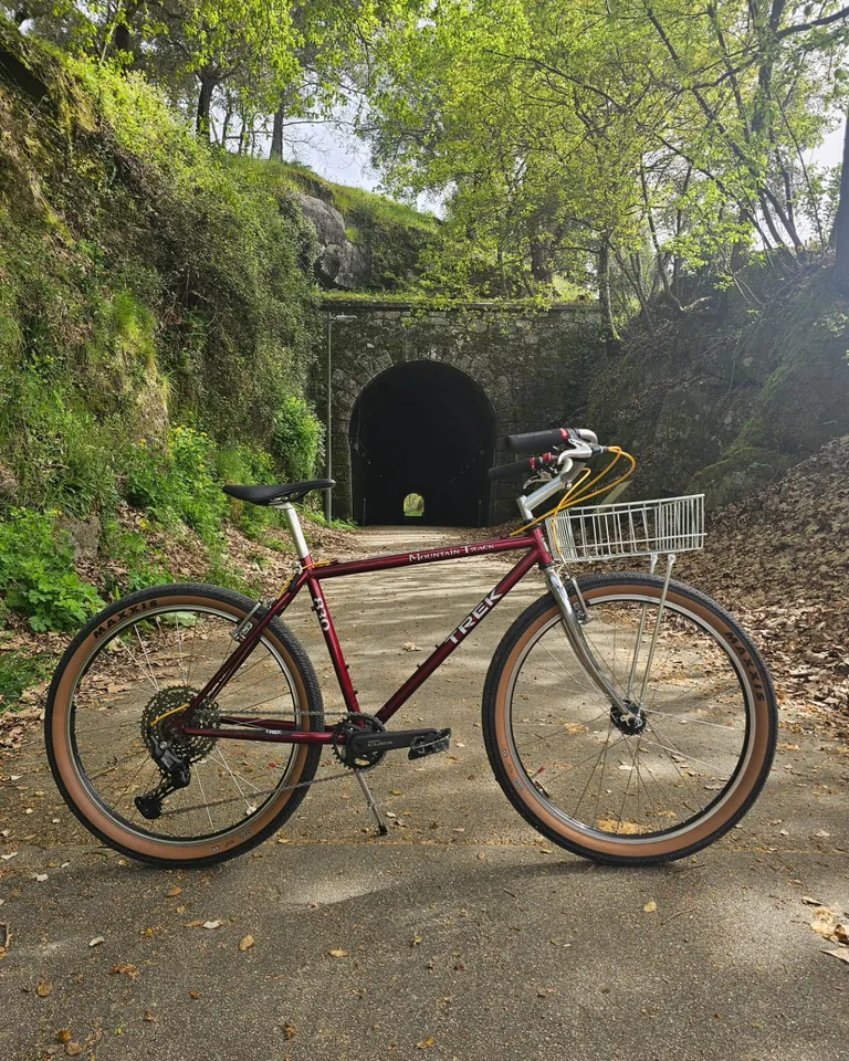 Bicicleta de montanha clássica dos anos 90 restaurada pela Rebiclas